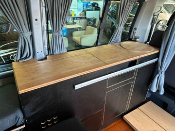 Volkswagen T5 *CAMPER*KÜCHE*BETT(aufklappbar)*ESSTISCH*AHK*