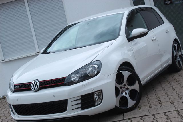 Volkswagen Golf VI GTI SPORTFAHRWERK*SPORTSITZE*PDC*SHZ*18"