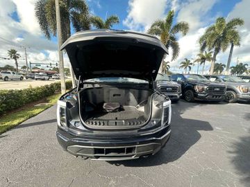 Ford F 150 Lightning SXT AWD  Elektro 2023 dunkelblau
