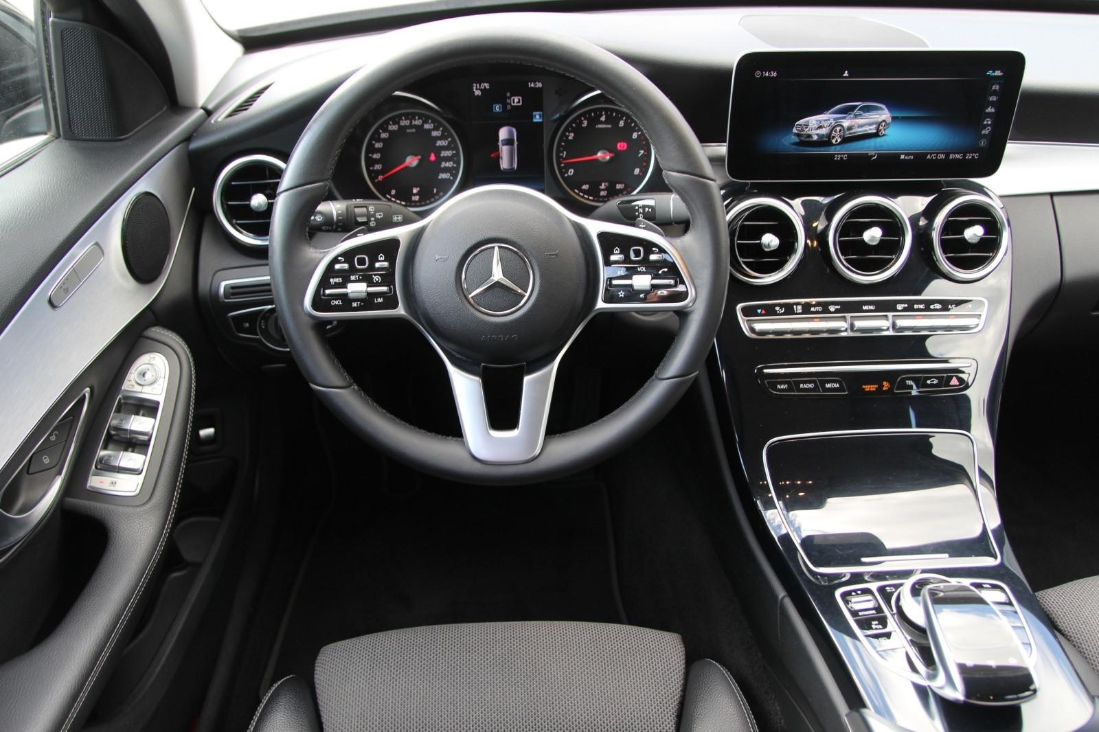 Mercedes-Benz C 180CGI Avantgarde /LED/AHK/ Kamera/ 83tkm