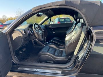 Fahrzeugabbildung Audi TT Roadster 1.8 T Xenon Leder SHZ Klimaaut. uvm.