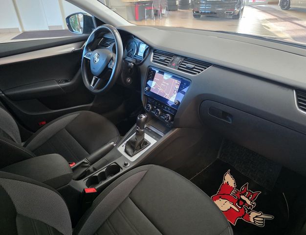 SKODA Octavia — Foto 24