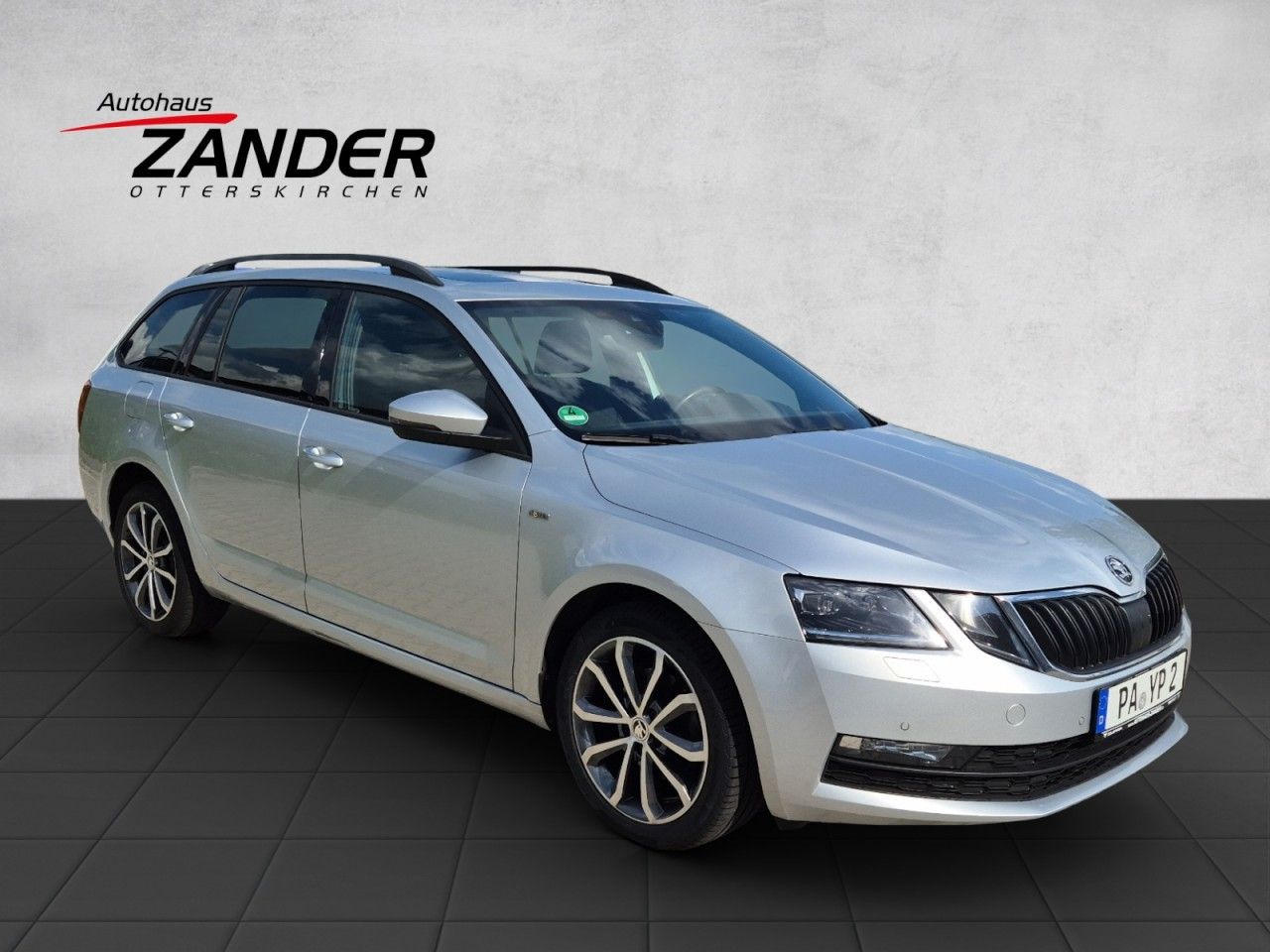 Fahrzeugabbildung SKODA Octavia Combi TDI DSG Soleil AHK Panoramadach