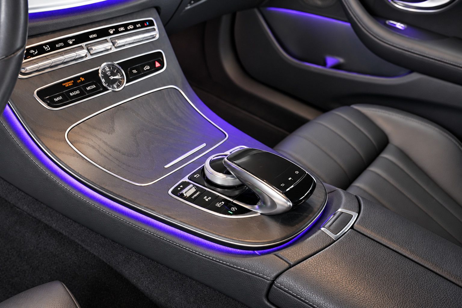 Fahrzeugabbildung Mercedes-Benz E E 300 Coupe *AMG-Line*Ambiente*360°KAM*Memory
