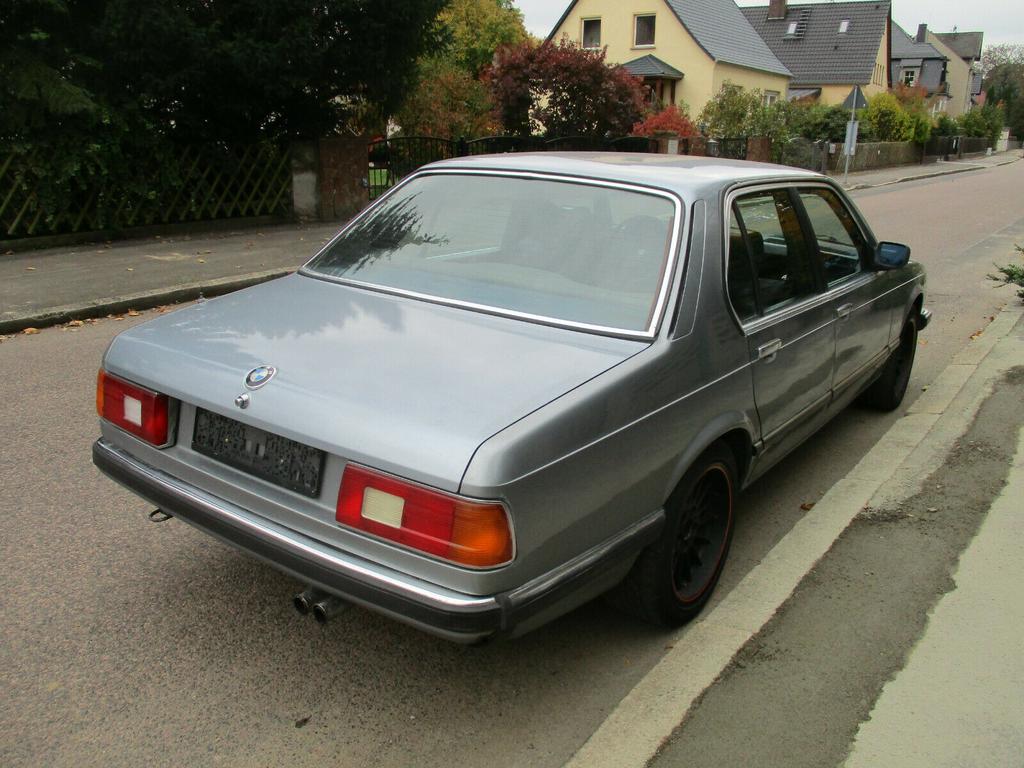 BMW 728