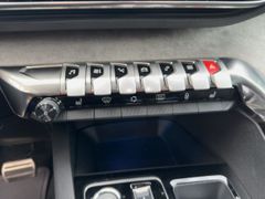 Foto Nummer 18: PEUGEOT 5008
