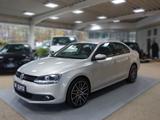 Volkswagen Jetta VI Comfortline; KLIMAAUT/ SHZ/ PDC/ 18Z - Volkswagen Jetta aus 2011 mit Diesel-Antrieb