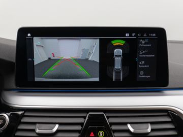 Fahrzeugabbildung BMW 530e xD Kamera Laser HUD DAB HiFi AHK ACC Komfor