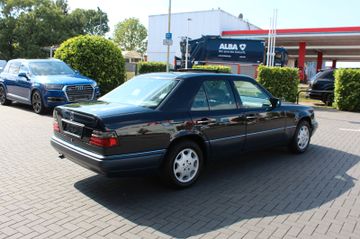 Mercedes E 200 - 6