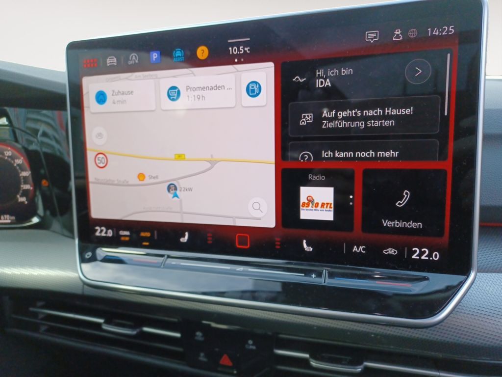 Fahrzeugabbildung Volkswagen Golf Variant 1.5 eTSI DSG Style Navi, AHZV uvm.