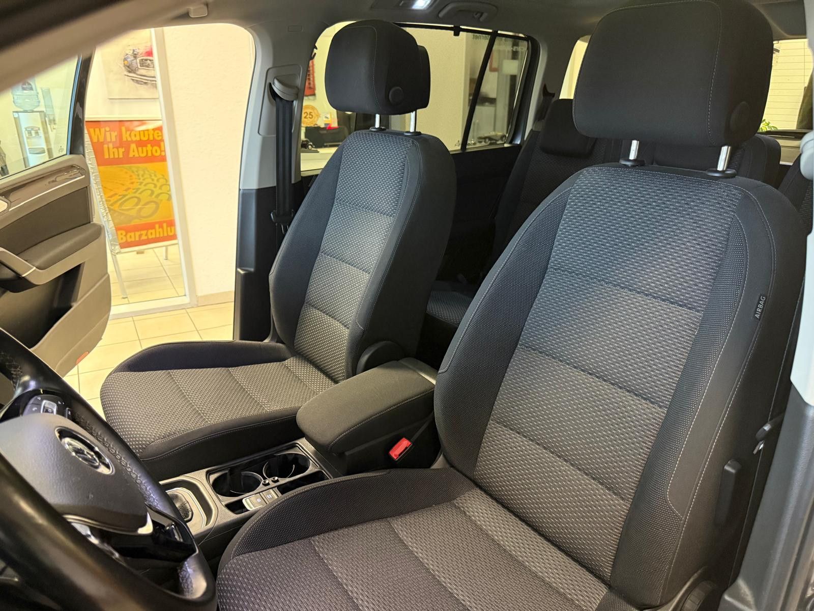 Fahrzeugabbildung Volkswagen Touran Comfortline BMT 7.SITZER/ SCHECKHEFT/ AHK