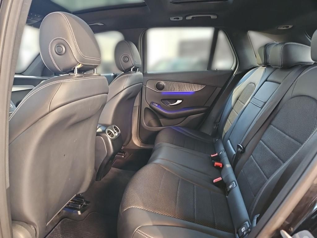 Fahrzeugabbildung Mercedes-Benz GLC 200 4M AHK Pano Navi LED SHZ Ambie. SpurH.