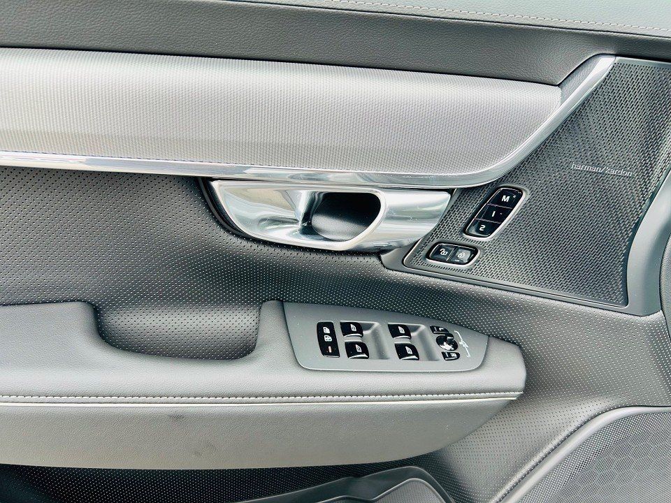 Volvo V90 Ultra Dark Recharge Plug In Ultra Dark Recha foto 12