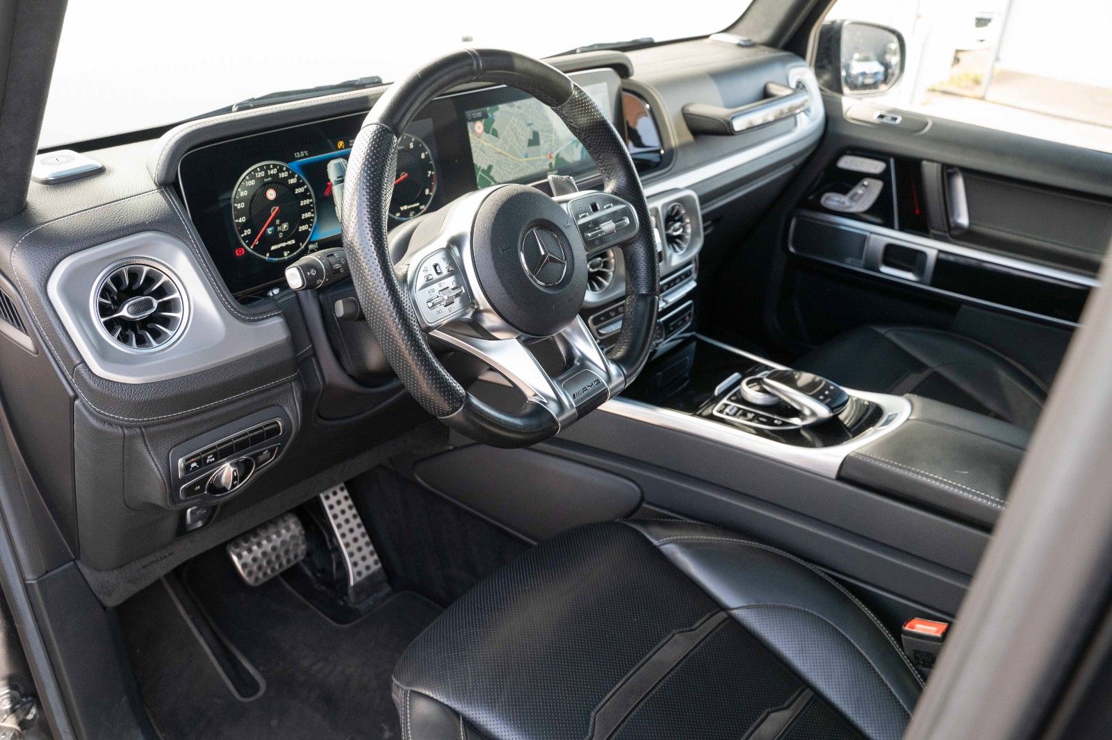 Fahrzeugabbildung Mercedes-Benz G 63 AMG MATT 8FACH GARANTIE AHK BURMESTER 360°