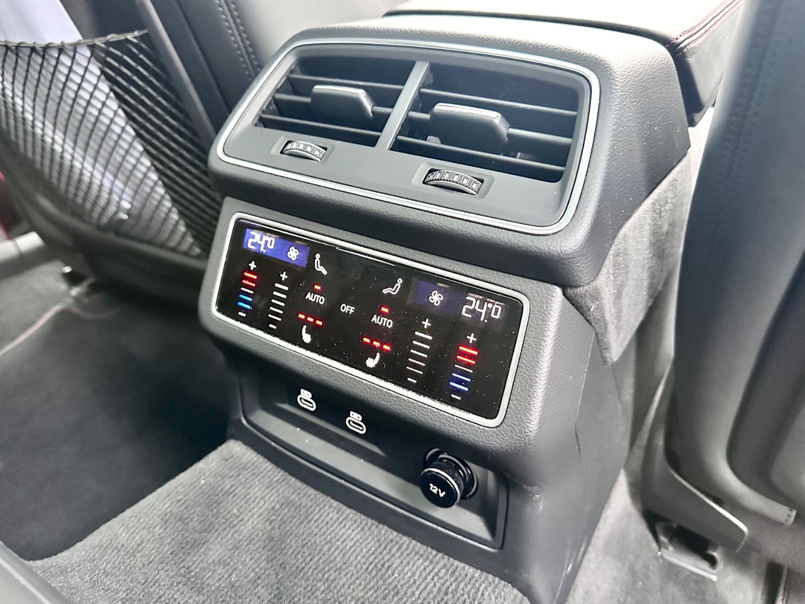 Fahrzeugabbildung Audi RS6 AVANT QUATTRO*PANO+VOLL+AHK*