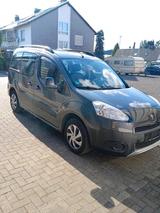 Peugeot Partner Teppe Active 98 - Peugeot Partner Active mit Benzin-Antrieb