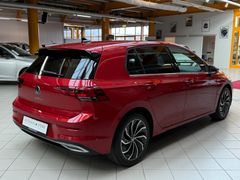 VW Golf VIII|SHZ|LHZ|LED|AHK|Massage|Kamera|Navi