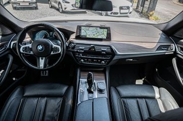 Fahrzeugabbildung BMW 520d xDrive Touring M-Sport°360°|HARMAN|HOLZ