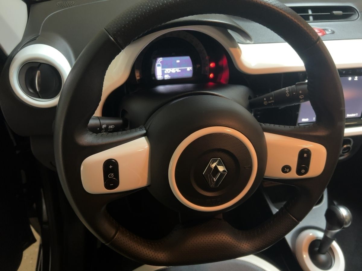 Fahrzeugabbildung Renault Twingo E-Tech Techno Kamera SHZ KLimaut.
