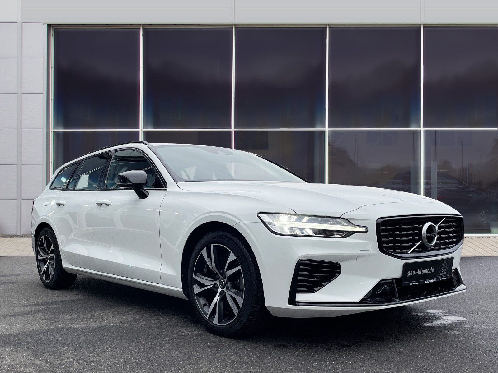 Fahrzeugabbildung Volvo V60 T6 AWD R-Design Expression #Plug-In Hybrid