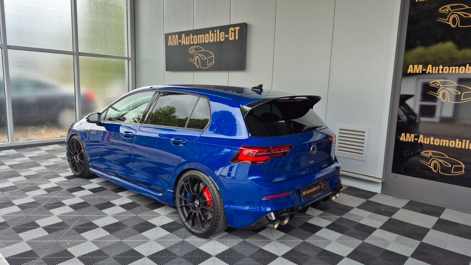 Volkswagen Golf VIII Lim. R 4Motion 1.HAND NAVI AKRAPOVIC foto 4