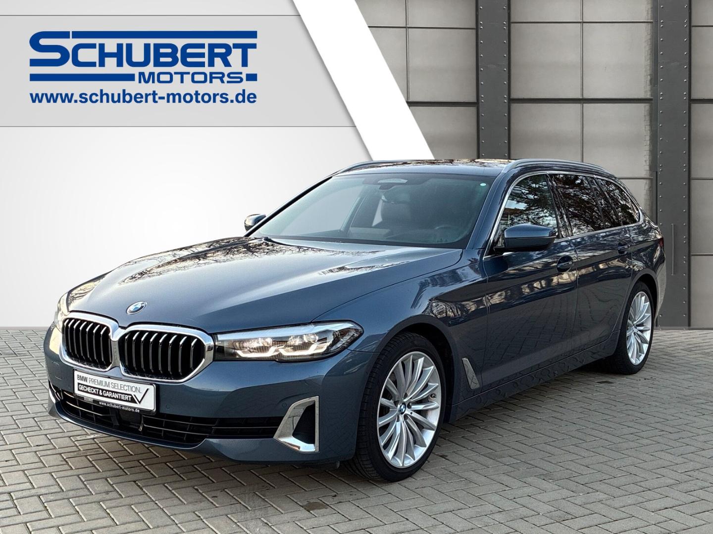 BMW 520 d xDrive Touring Luxury Line PANO HUD HIFI L