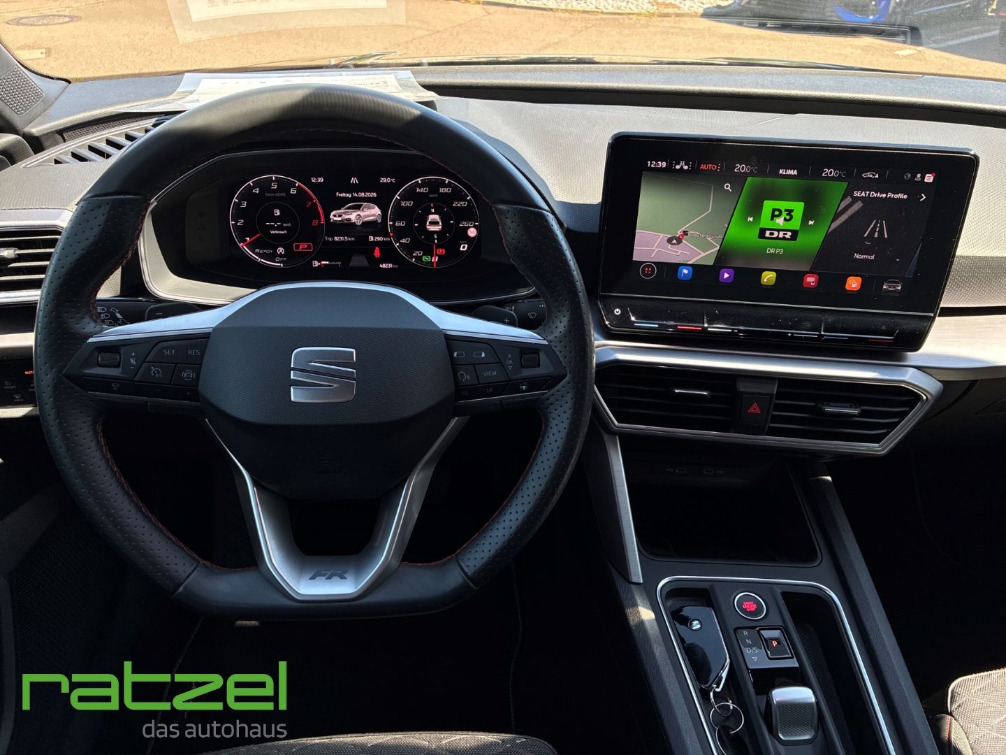 Fahrzeugabbildung SEAT Leon FR 1,5 eTSI 110 AHK Navi LED Digitales Cock