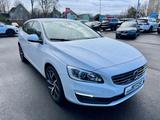 Volvo V60 D6 AWD Plug in Hybrid Geartronic Momentum - Volvo Hybrid (Diesel/Elektro)