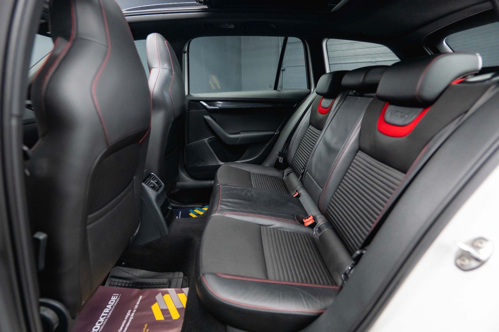 Fahrzeugabbildung SKODA Octavia 2.0 TDI RS 4x4 Performance *Pano*ACC*LED