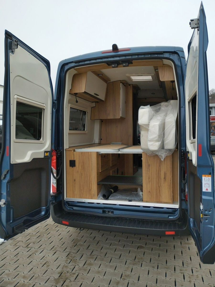 Fahrzeugabbildung Karmann Dexter 4x4 DE 570 AW Klima, RFK, El. Trittstufe