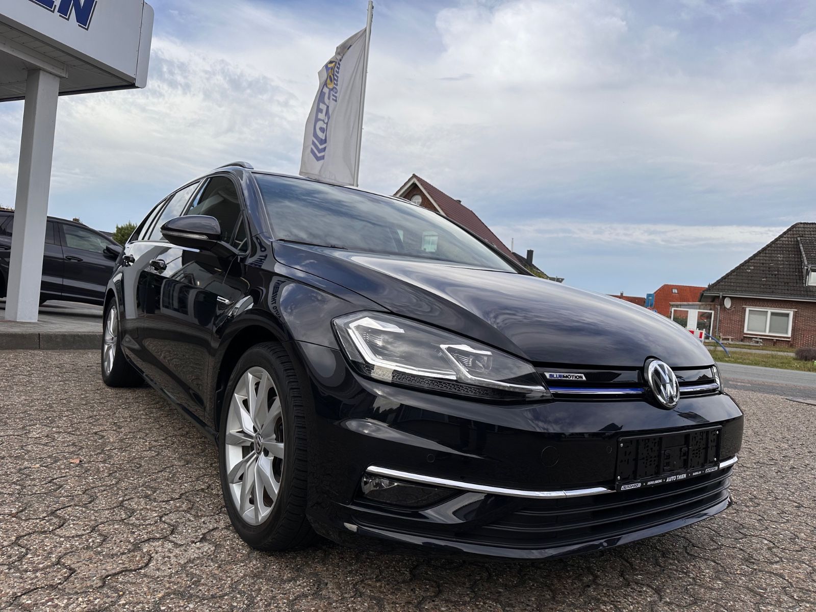 Fahrzeugabbildung Volkswagen Golf 1.5 Comfortline AHK/ACC/Pano/Navi/LED/Kamer