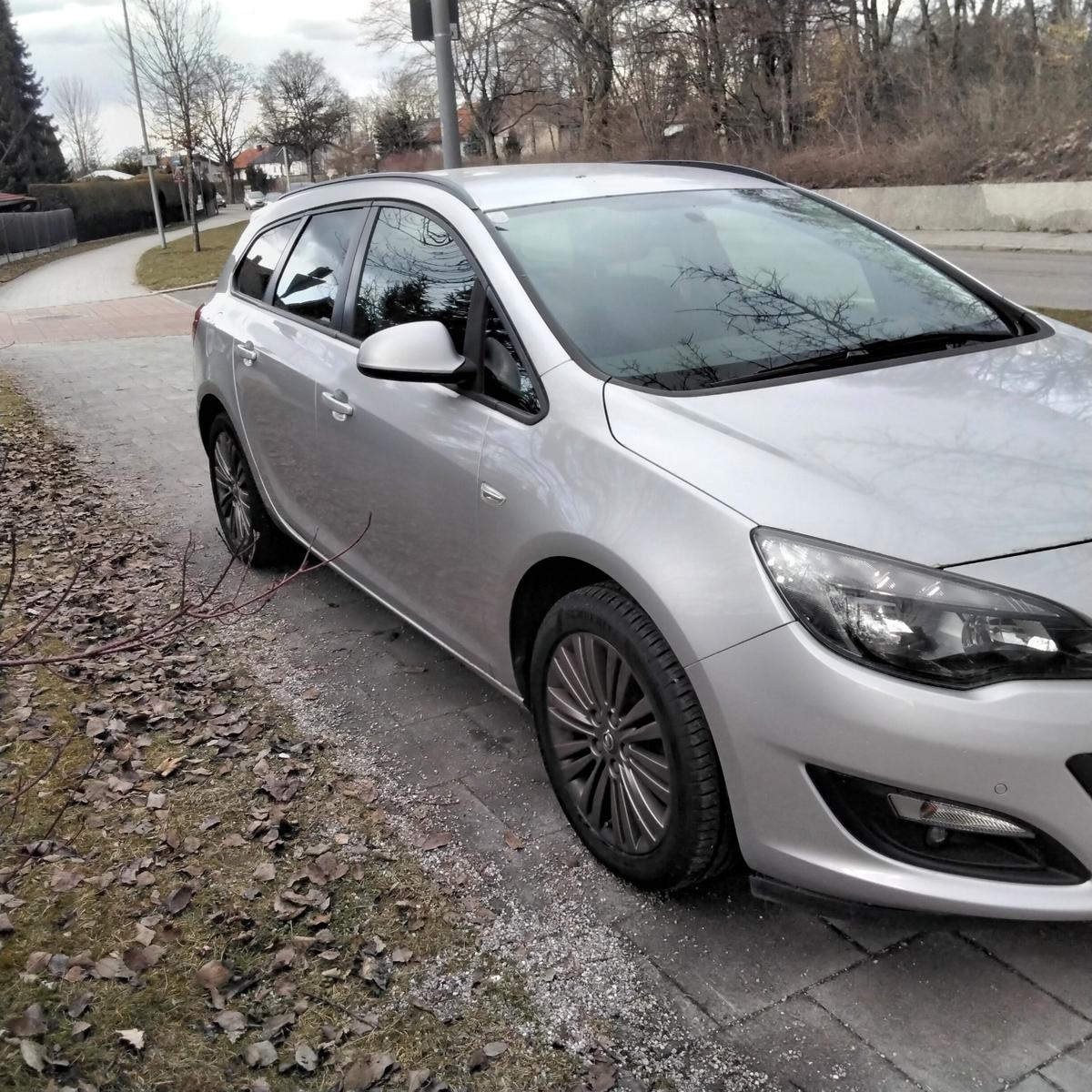 Opel Astra J Sports Tourer Edition