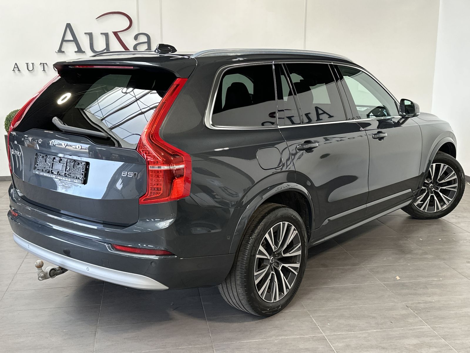 Fahrzeugabbildung Volvo XC90 B5 AWD Momentum Pro NAV+LED+VC+PANO+AHK+H&K