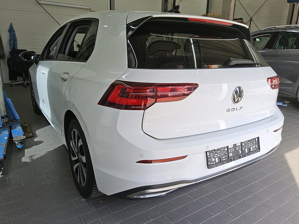 Volkswagen GolfVIII Lim.Active2.0TDI DSG/PANO/AHK/GARANTIE