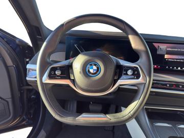 2022 BMW I7 — фото 10
