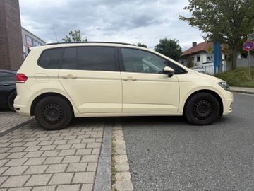 Volkswagen Touran - 4