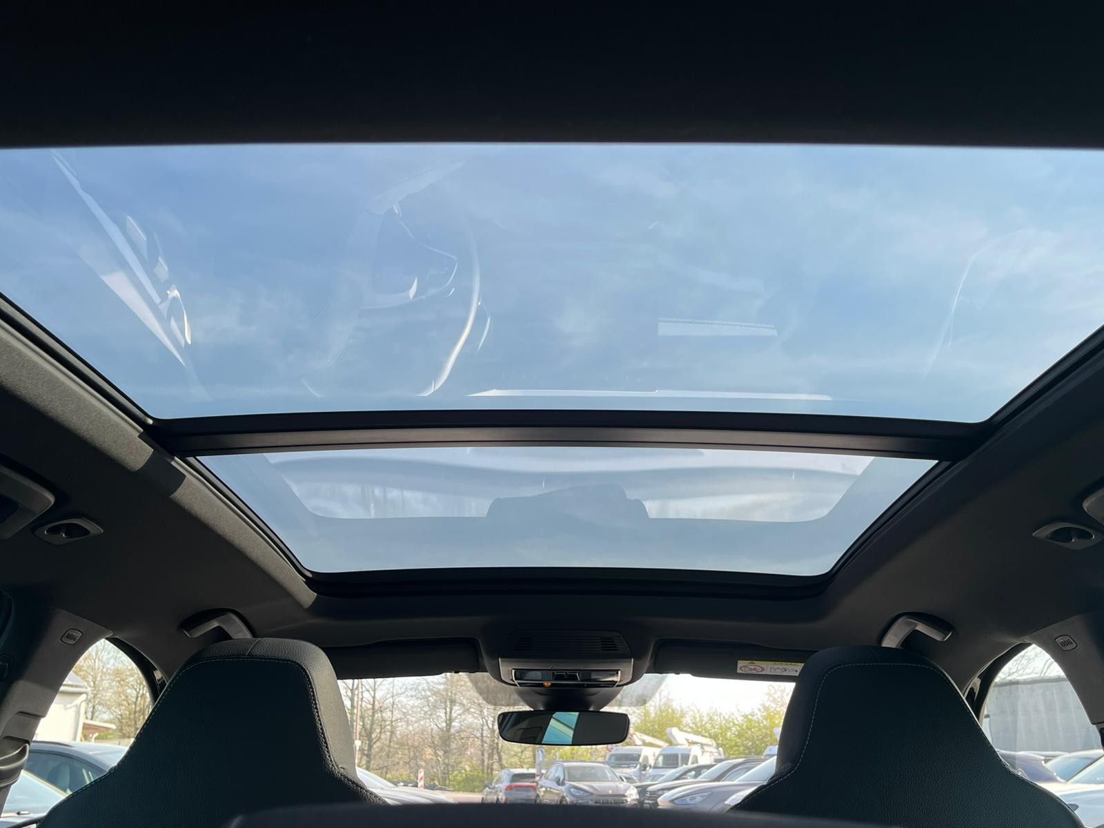 Fahrzeugabbildung SKODA Octavia 1.5 DSG Sportline PANO*MATRIX*AHK*5J.GAR