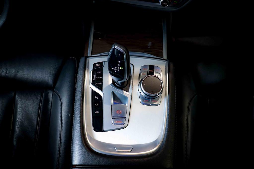 BMW 730