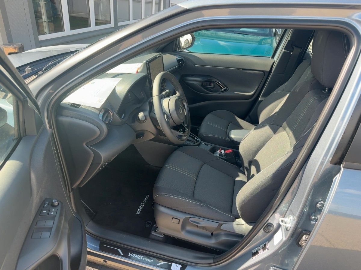 Fahrzeugabbildung Toyota Yaris Cross 1,5 Hybrid Teamplayer *Technikpaket*
