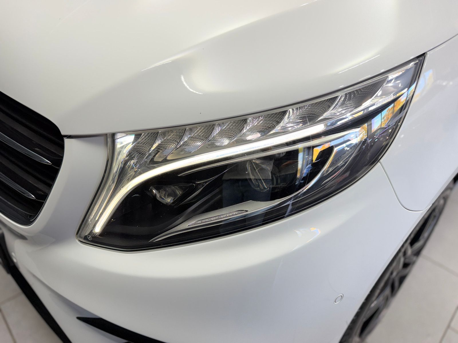 Fahrzeugabbildung Mercedes-Benz V250d NIGHT EDITION 4MATIC lang AMG-LINE|360°|