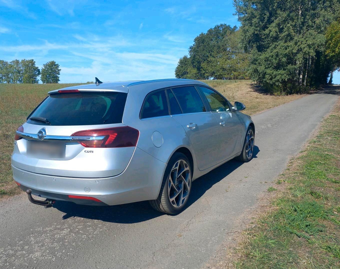 Opel Insignia 2014 — салон