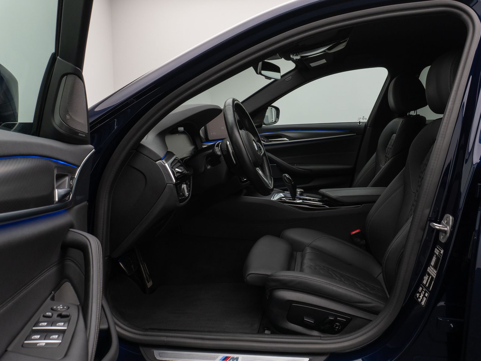 Fahrzeugabbildung BMW 530d xD M Sport Laser HUD DAB H/K ACC AHK Komfor