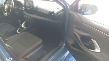 Toyota Yaris - 11