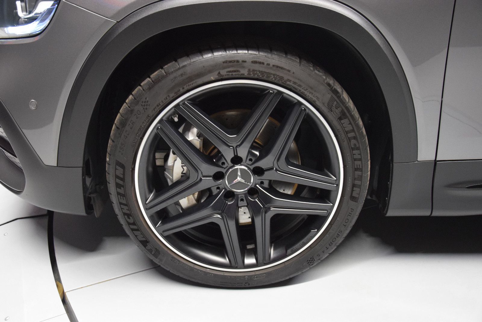 Fahrzeugabbildung Mercedes-Benz GLB 35 AMG 4Matic 360° MBUX Leder AHK Night Ambi