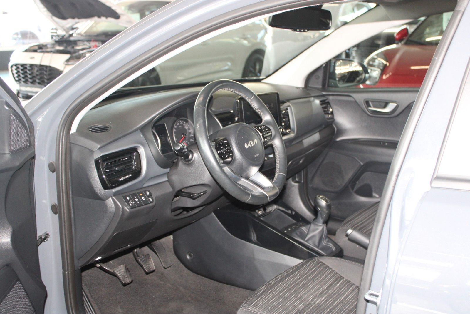 Fahrzeugabbildung Kia Stonic KLIMAAUTO Kamera PDC DAB SHZ LHZ 1.Hand