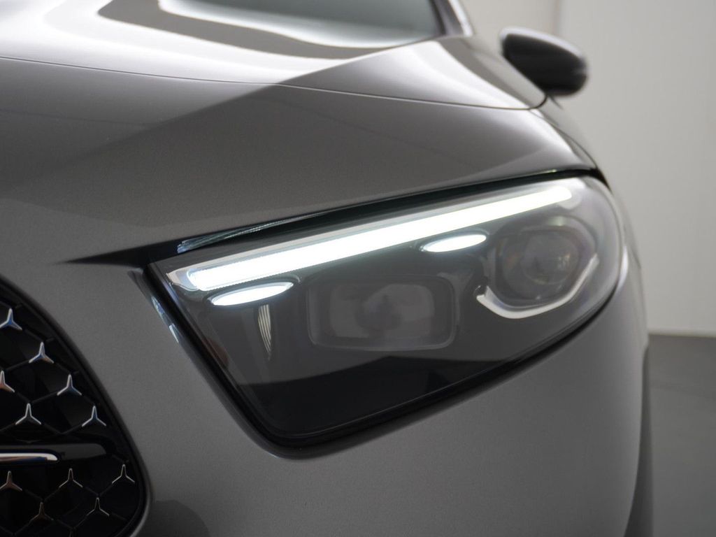 Mercedes-Benz A 250 e Star Edition AMG Line | Panorama - Schie