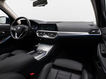 Fahrzeugabbildung BMW 320d xD Sport Line Kamera Laser HiFi AHK Komfort