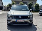 Volkswagen Tiguan Highline/4Motion/PANORAMA/VIRTUAL/DSG/ - mit Benzin-Antrieb: Schiebedach