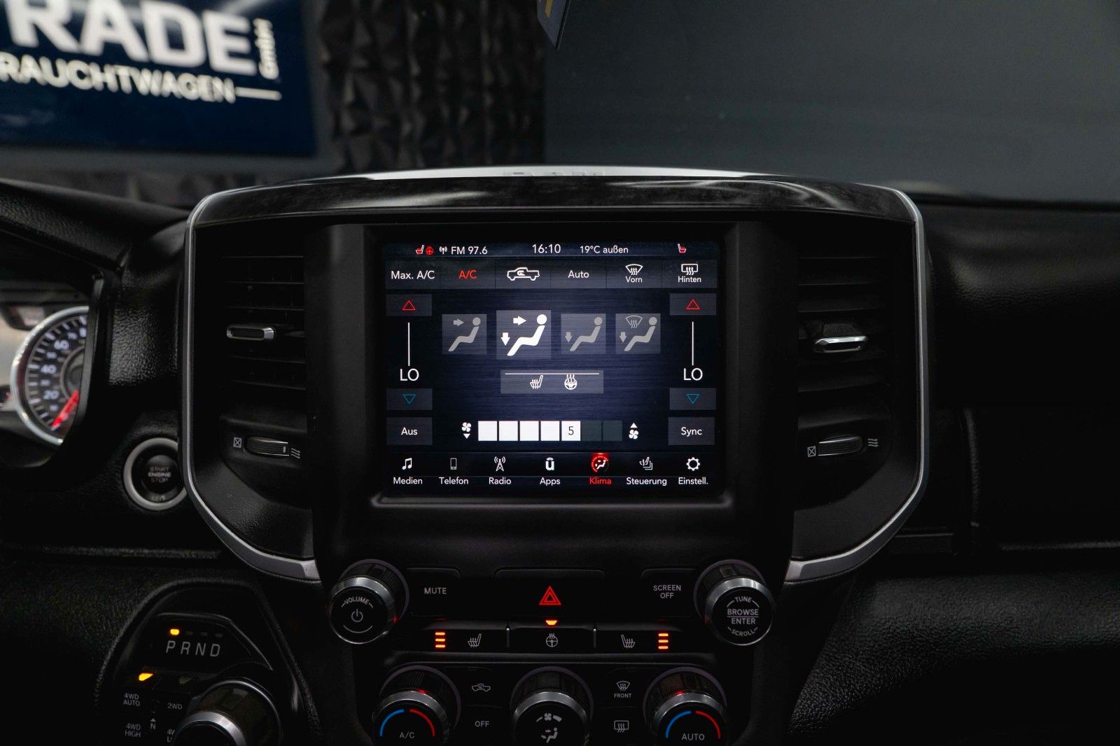 Fahrzeugabbildung Dodge RAM 5.7 V8 HEMI 4x4 NIGHT LARAMIE *Unfallfrei*