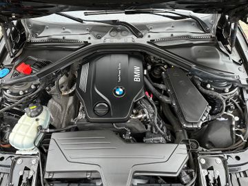 Fahrzeugabbildung BMW 318 Baureihe 3 Touring 318d Advantage NAVI LED